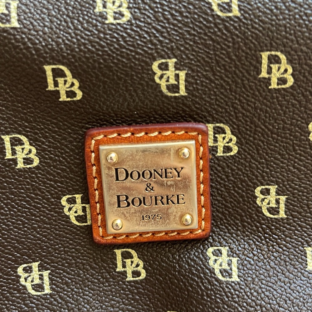 Dooney & Bourke. Medium shoulder bag - Picture 3 of 6
